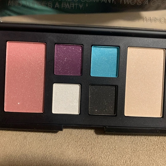 NARS Andy Warhol: Debbie Harry palette - Picture 2 of 5